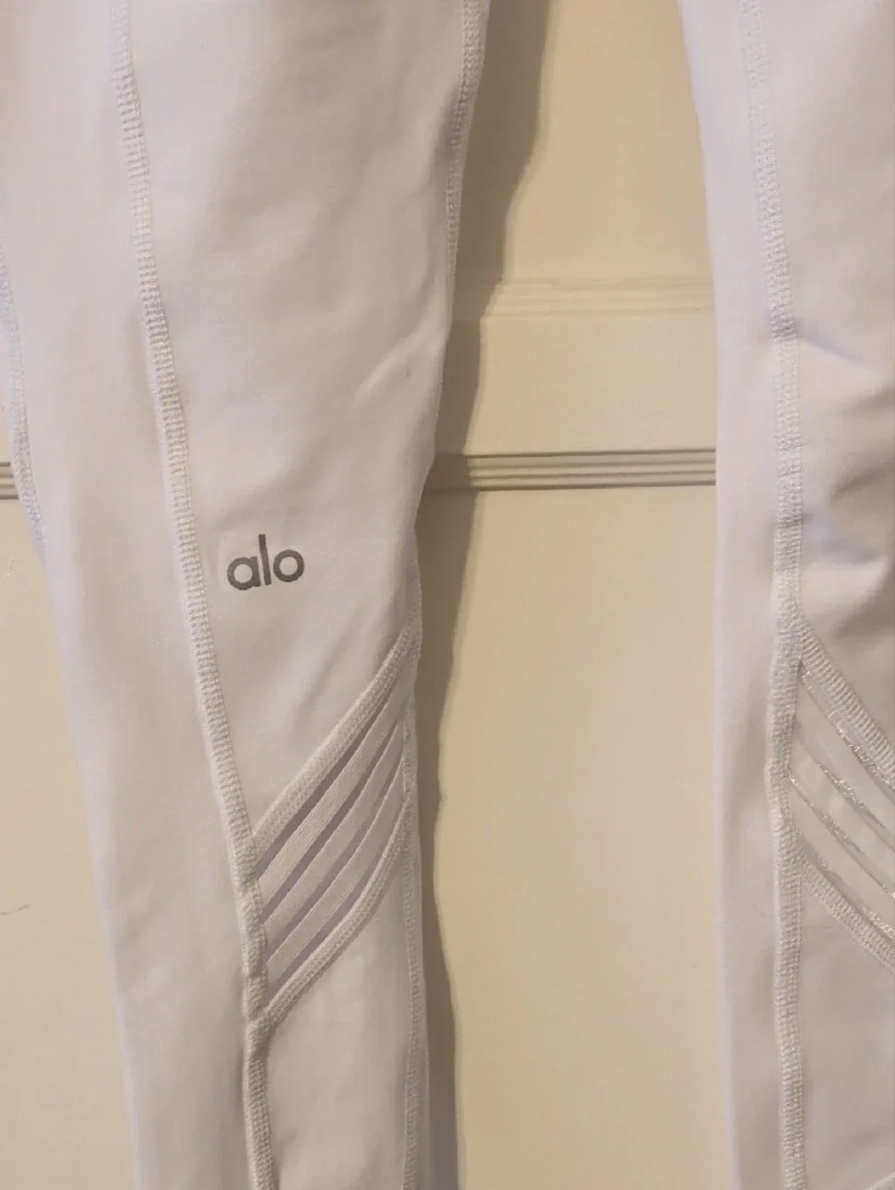 ALO Yoga White Multi Legging - Size  XXS